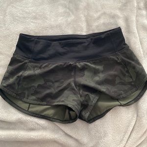 Lululemon Speed Up Short 2.5